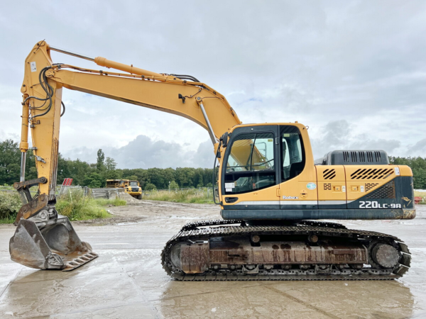 Hyundai R220LC-9A