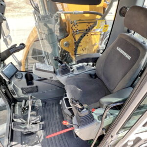Liebherr R920 Compact LC - Blade / triple boom Excellent Condition / Low Hours - Image 5