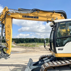Liebherr R920 Compact LC - Blade / triple boom Excellent Condition / Low Hours - Image 7