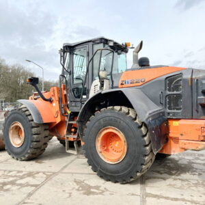 Hitachi ZW220-5B Excellent Condition / CE Certified - Image 4